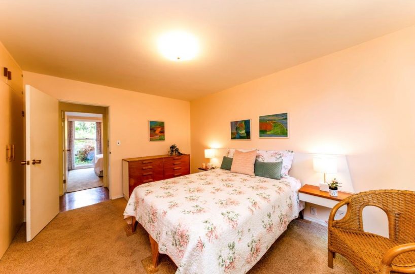 1138 Handsworth Road, North Vancouver, V7R 2A8