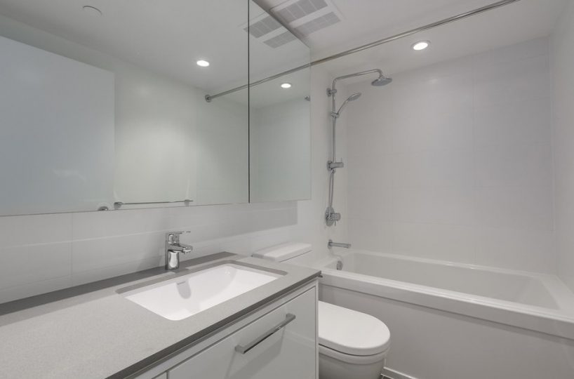 #1704 – 680 Seylynn Crescent, North Vancouver BC V7J 2L6