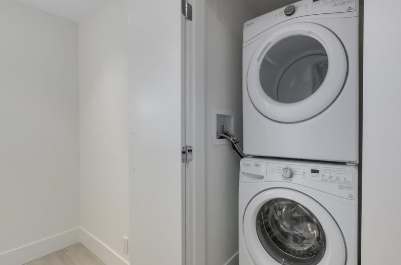 #1704 – 680 Seylynn Crescent, North Vancouver BC V7J 2L6