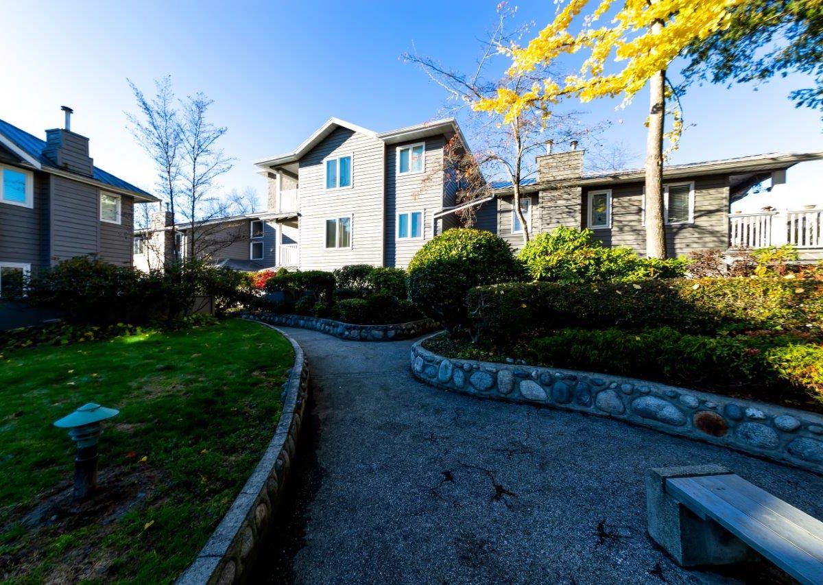 205 1523 Bowser Ave, North Vancouver, BC, V7P 2Y4 Vista Realty