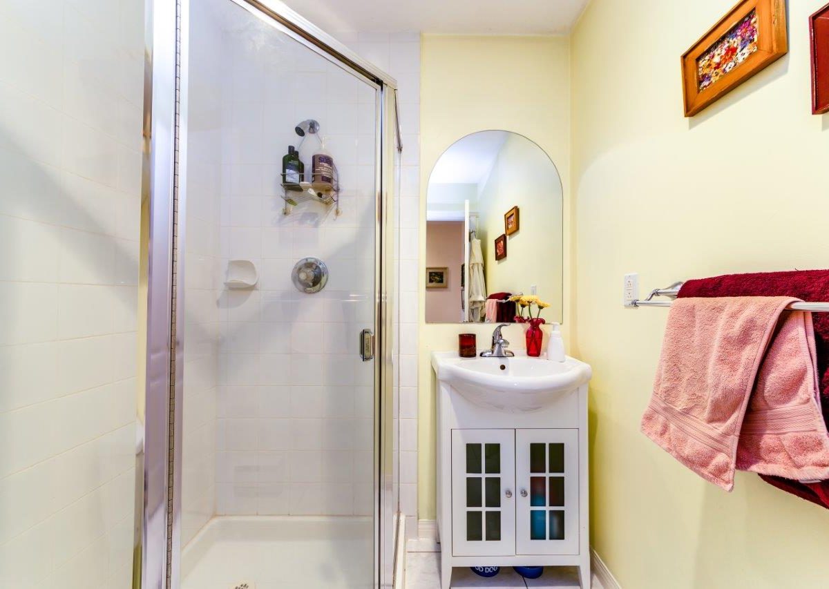 205 1523 Bowser Ave, North Vancouver, BC, V7P 2Y4 Vista Realty