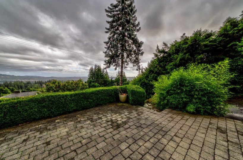 68 Bonnymuir Drive, West Vancouver BC V7S 1L2