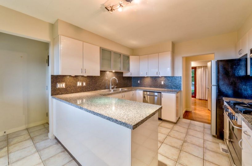 68 Bonnymuir Drive, West Vancouver BC V7S 1L2