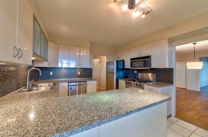 68 Bonnymuir Drive, West Vancouver BC V7S 1L2