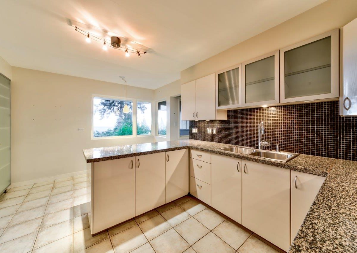 68 Bonnymuir Drive, West Vancouver BC V7S 1L2