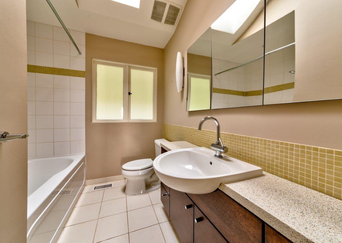 68 Bonnymuir Drive, West Vancouver BC V7S 1L2