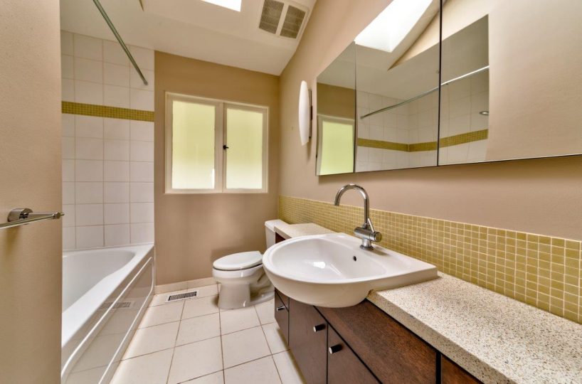 68 Bonnymuir Drive, West Vancouver BC V7S 1L2