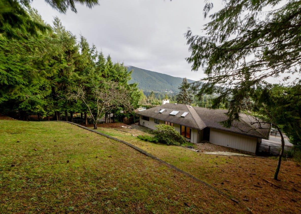 68 Bonnymuir Drive, West Vancouver BC V7S 1L2