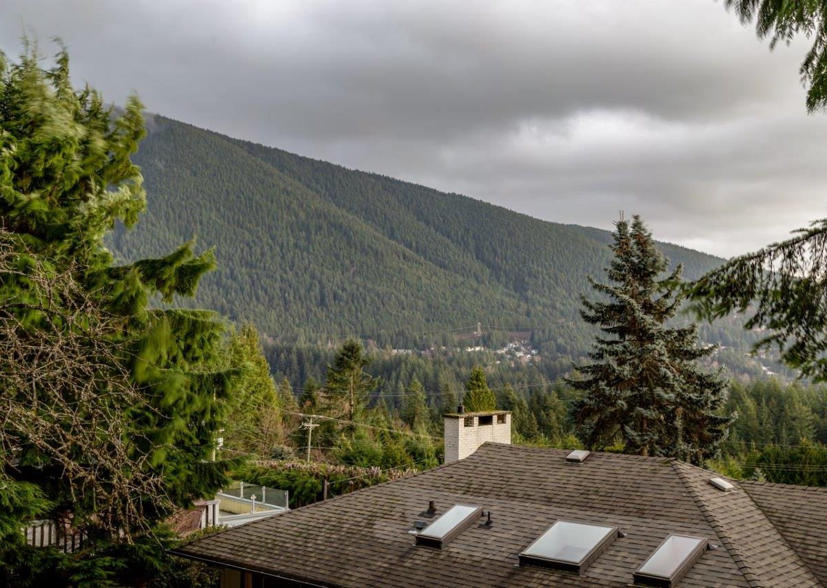 68 Bonnymuir Drive, West Vancouver BC V7S 1L2
