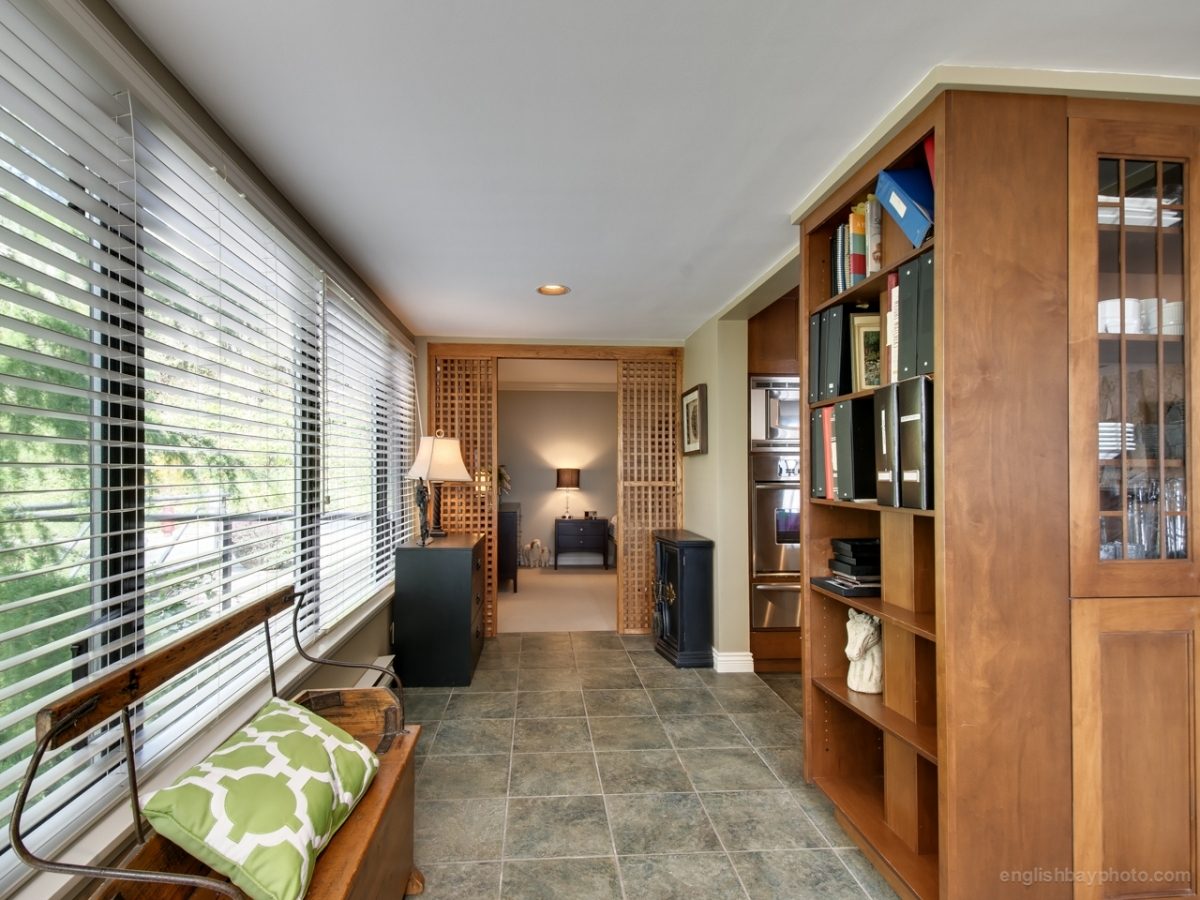 #30 – 2250 Folkestone Way, West Vancouver BC V7S 2X7