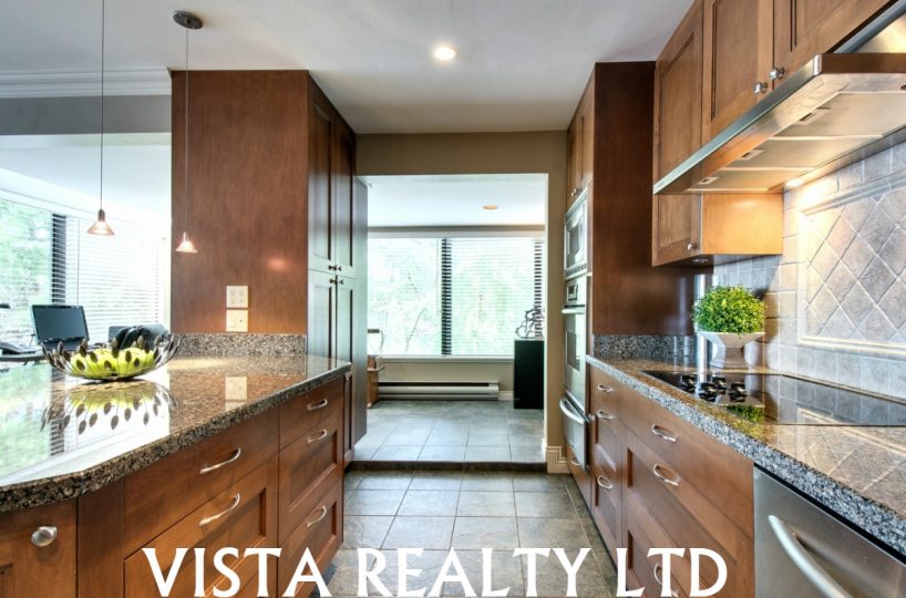 #30 – 2250 Folkestone Way, West Vancouver BC V7S 2X7