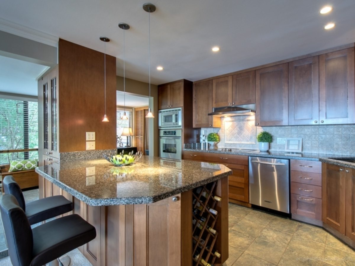 #30 – 2250 Folkestone Way, West Vancouver BC V7S 2X7