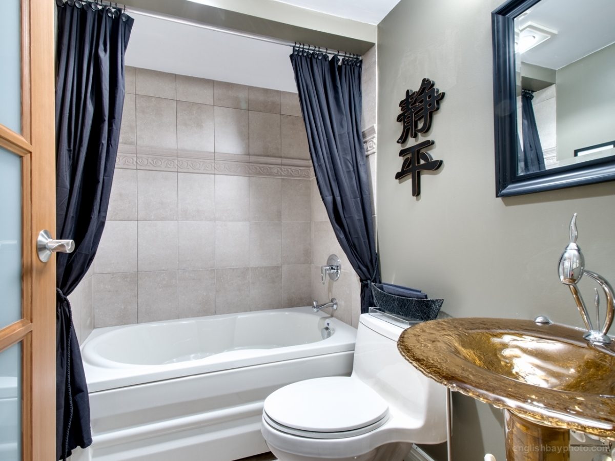 #30 – 2250 Folkestone Way, West Vancouver BC V7S 2X7
