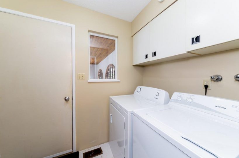 Upper Level of 389 East Braemar, North Vancouver, V7N 1R2
