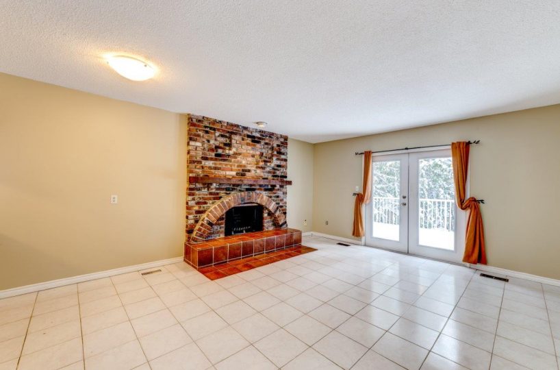 Upper Level of 389 East Braemar, North Vancouver, V7N 1R2