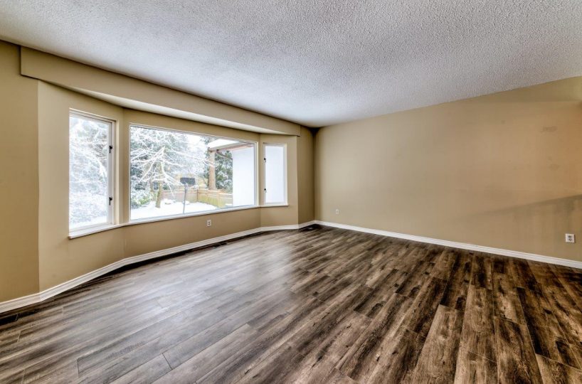 Upper Level of 389 East Braemar, North Vancouver, V7N 1R2