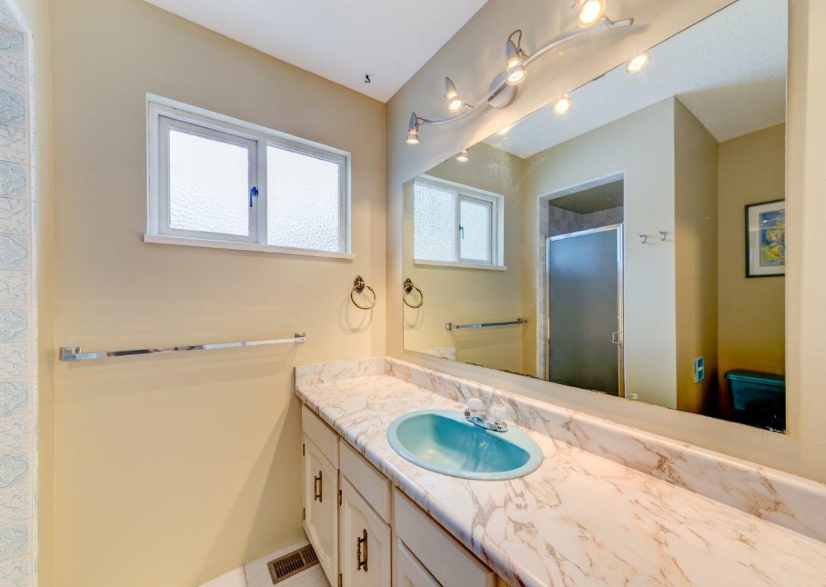 Upper Level of 389 East Braemar, North Vancouver, V7N 1R2