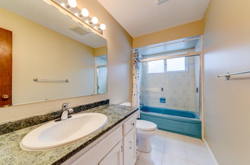 Upper Level of 389 East Braemar, North Vancouver, V7N 1R2