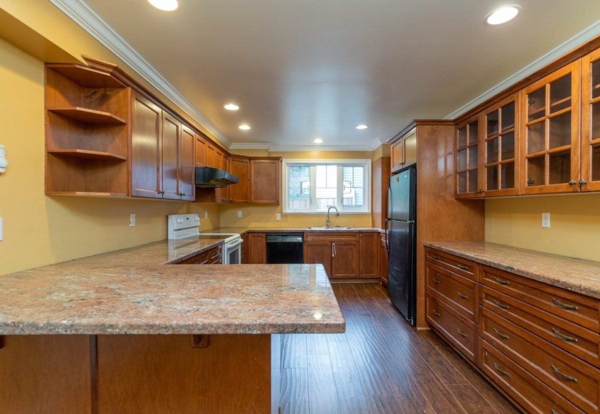 5651 Keith Road, West Vancouver, BC V7W 2N4