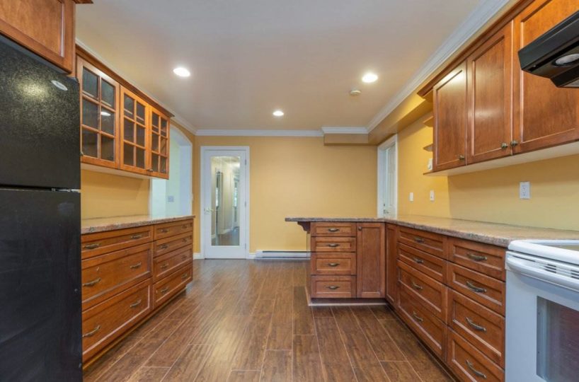 5651 Keith Road, West Vancouver, BC V7W 2N4