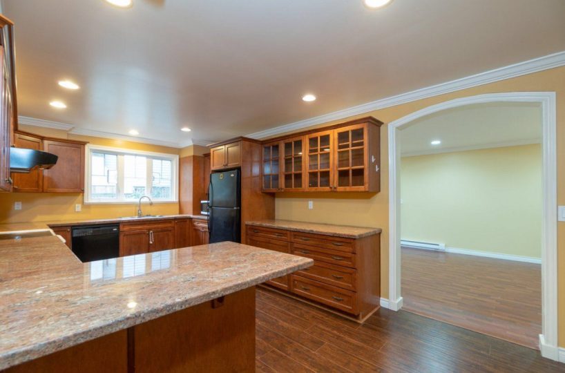 5651 Keith Road, West Vancouver, BC V7W 2N4