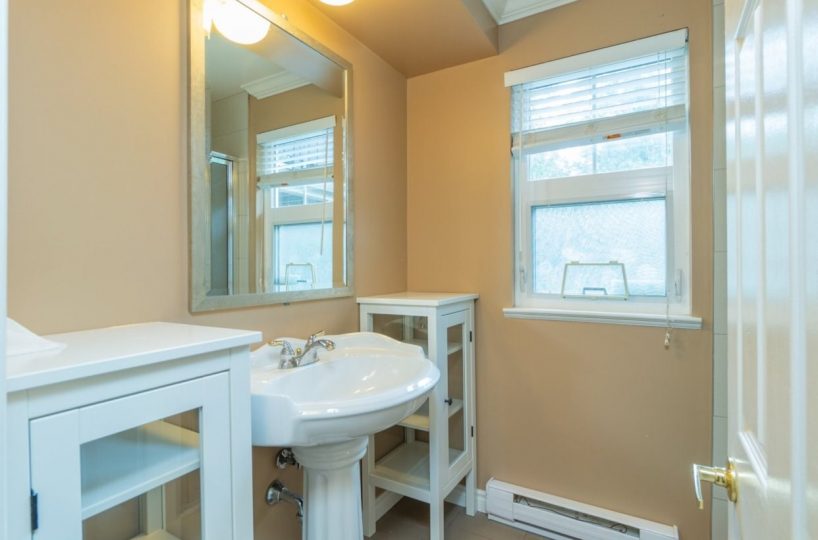 5651 Keith Road, West Vancouver, BC V7W 2N4