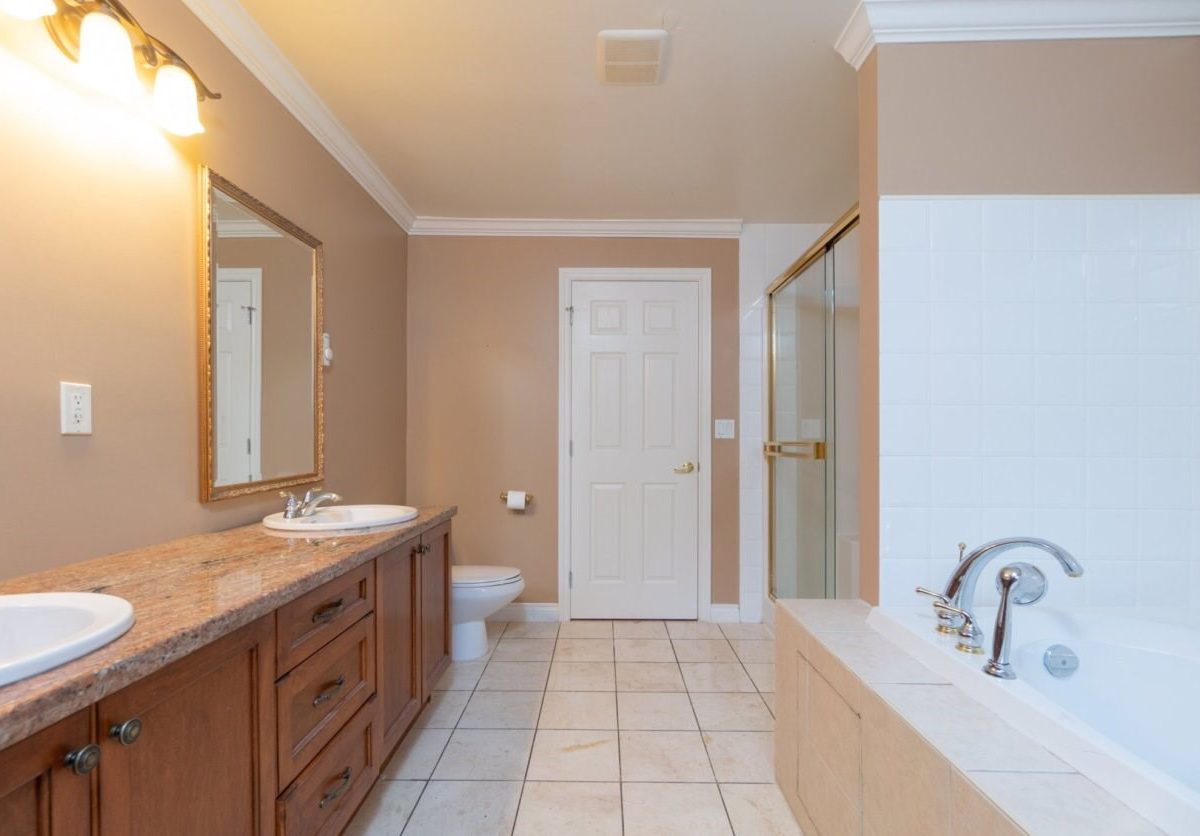 5651 Keith Road, West Vancouver, BC V7W 2N4