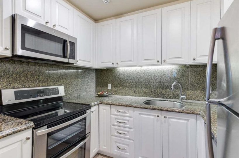 1132 Hillside Road, West Vancouver BC V7S 2G4