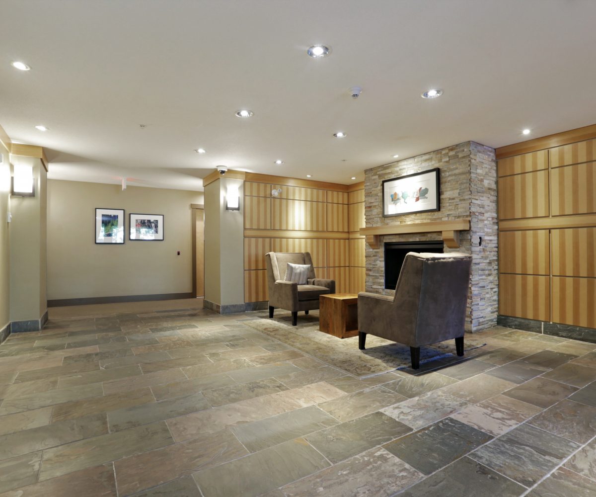 #406 – 2601 Whiteley Court, North Vancouver BC V7J 2R7