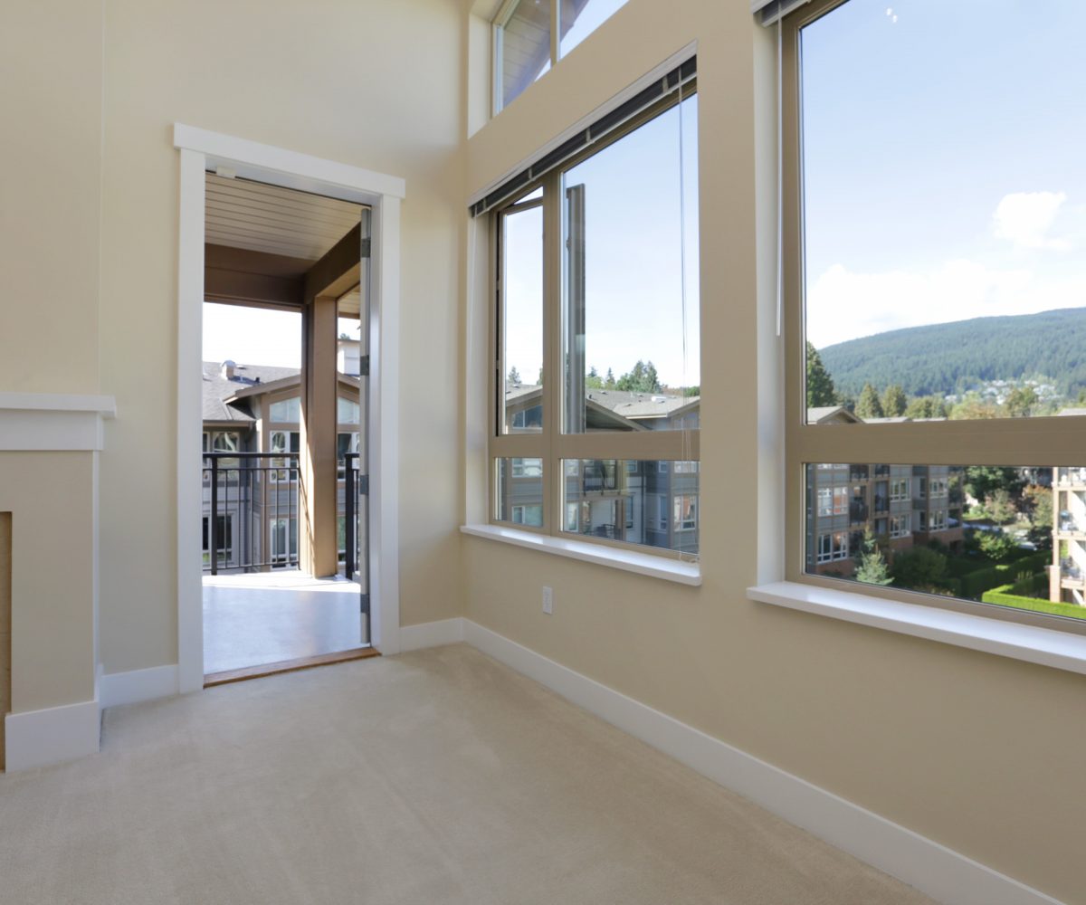 #406 – 2601 Whiteley Court, North Vancouver BC V7J 2R7