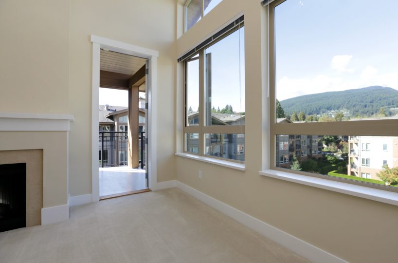 #406 – 2601 Whiteley Court, North Vancouver BC V7J 2R7