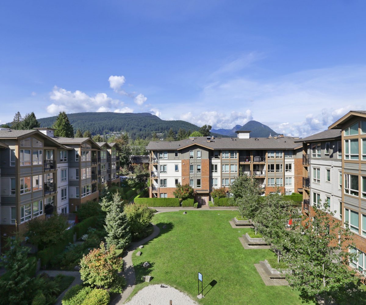 #406 – 2601 Whiteley Court, North Vancouver BC V7J 2R7