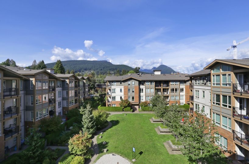 #406 – 2601 Whiteley Court, North Vancouver BC V7J 2R7