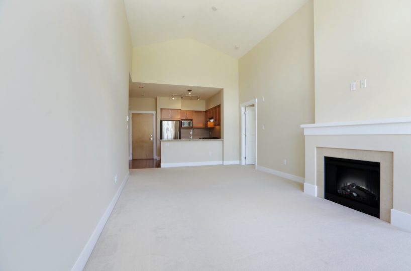 #406 – 2601 Whiteley Court, North Vancouver BC V7J 2R7