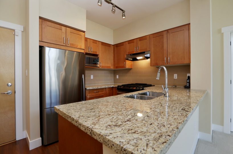 #406 – 2601 Whiteley Court, North Vancouver BC V7J 2R7