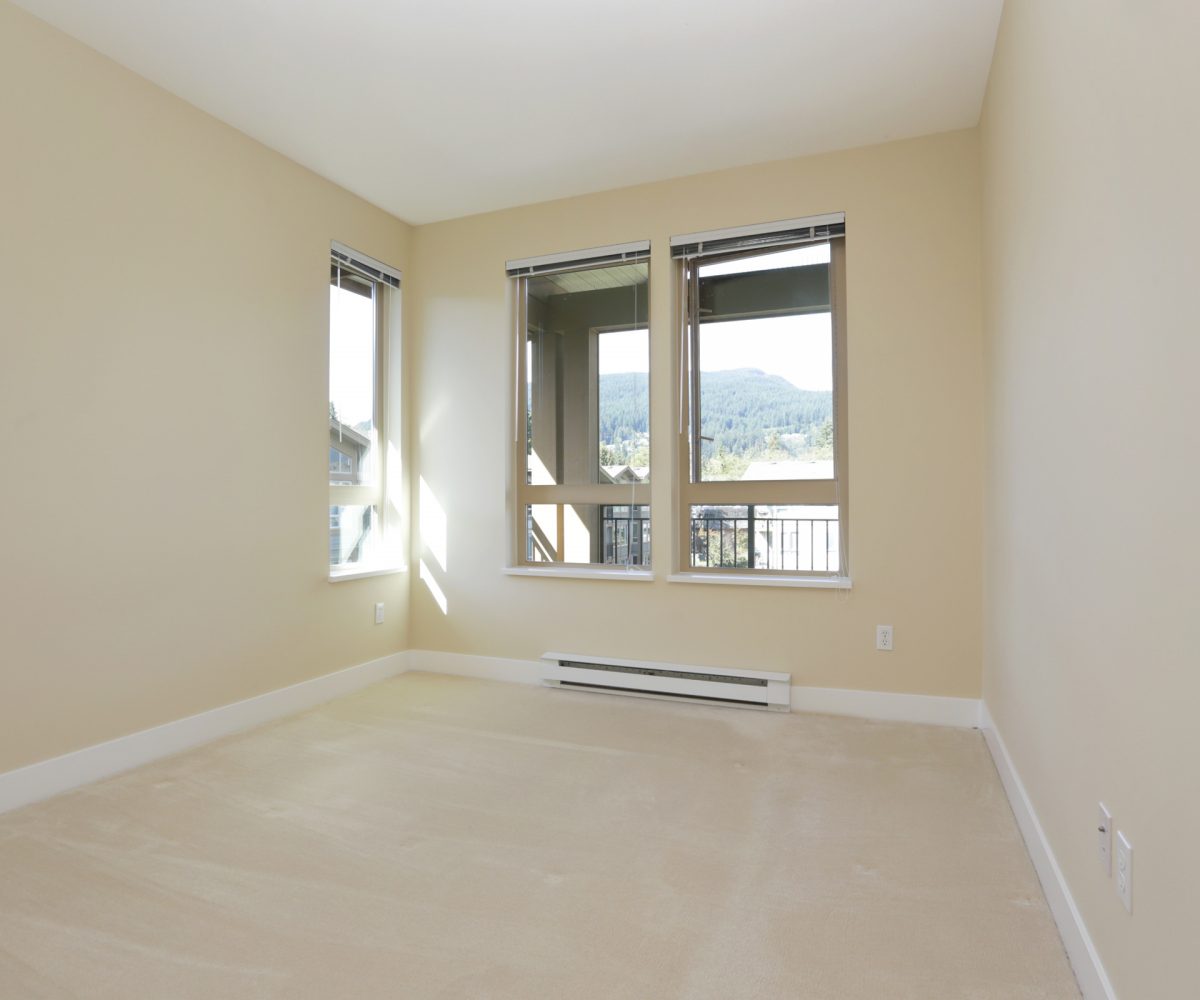 #406 – 2601 Whiteley Court, North Vancouver BC V7J 2R7