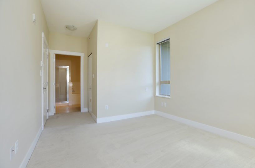#406 – 2601 Whiteley Court, North Vancouver BC V7J 2R7