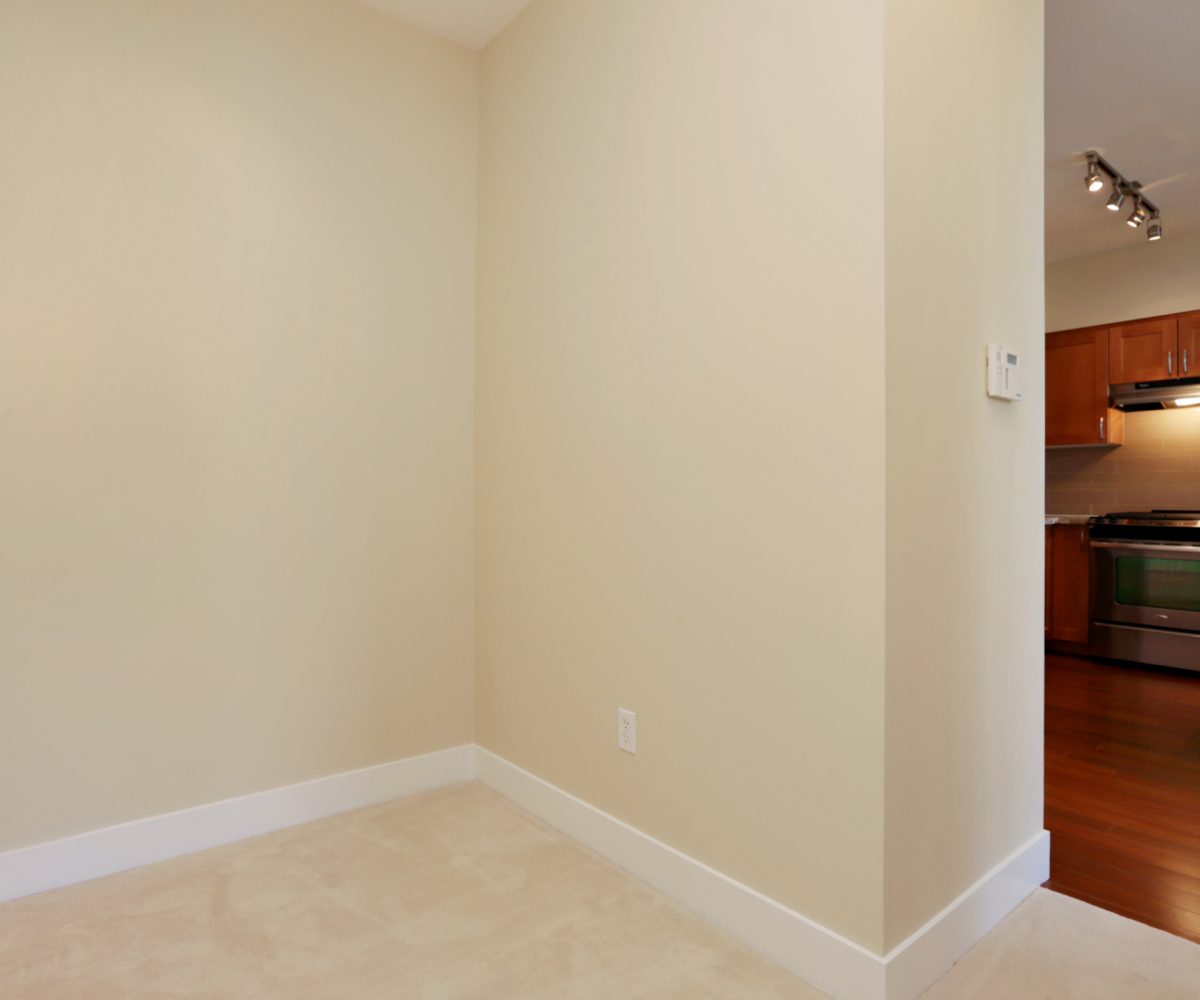 #406 – 2601 Whiteley Court, North Vancouver BC V7J 2R7