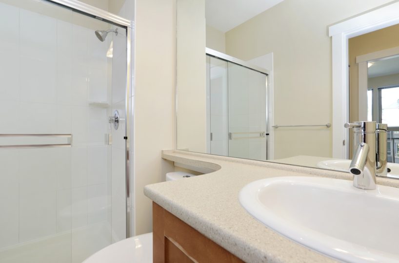 #406 – 2601 Whiteley Court, North Vancouver BC V7J 2R7