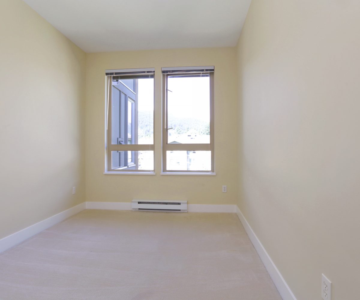 #406 – 2601 Whiteley Court, North Vancouver BC V7J 2R7