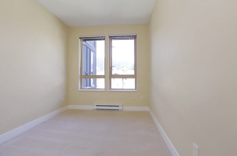 #406 – 2601 Whiteley Court, North Vancouver BC V7J 2R7