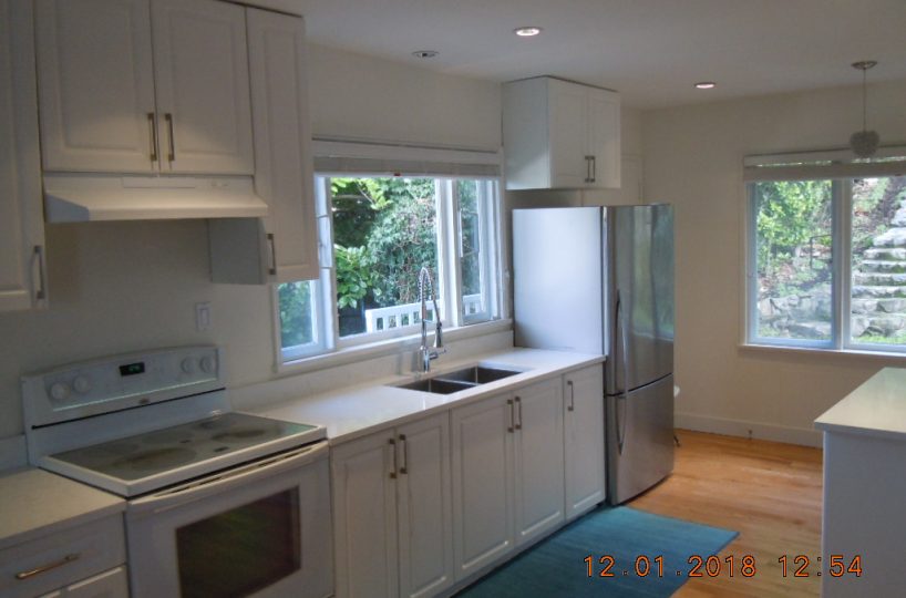 1065 Aubeneau Cres. West Vancouver, V7T 1T4