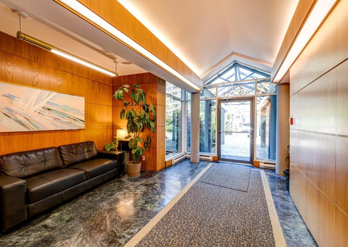 1001 - 2120 Argyle Avenue, West Vancouver BC V7V 1A4