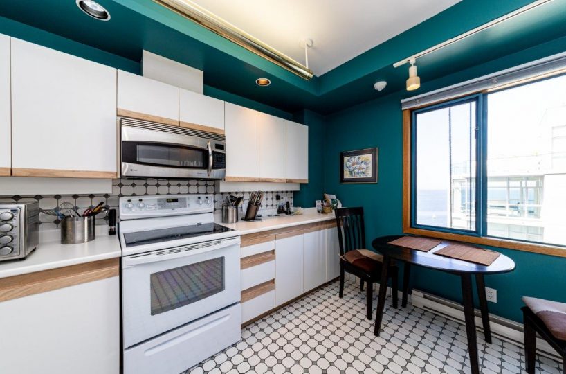 1001 - 2120 Argyle Avenue, West Vancouver BC V7V 1A4
