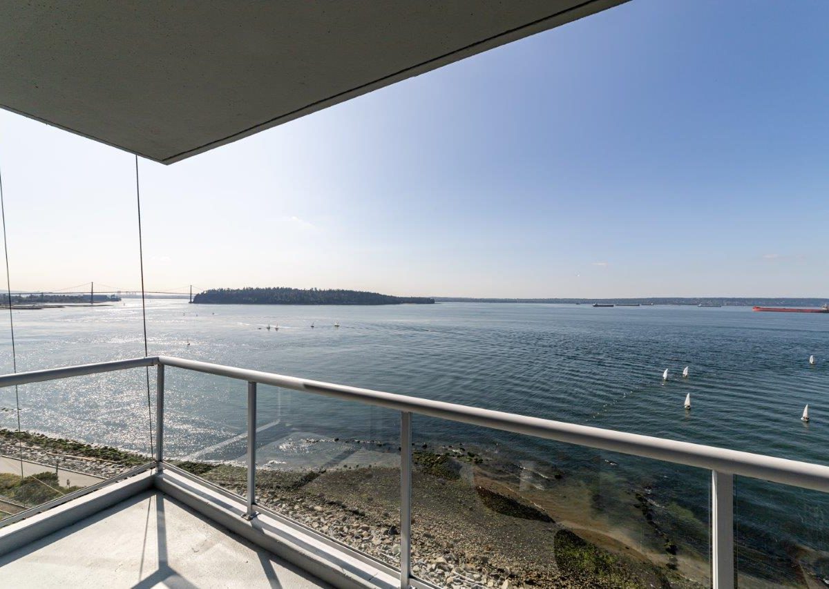 1001 - 2120 Argyle Avenue, West Vancouver BC V7V 1A4