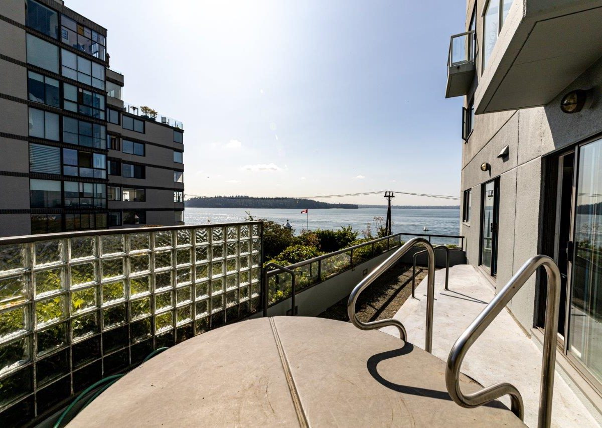 1001 - 2120 Argyle Avenue, West Vancouver BC V7V 1A4