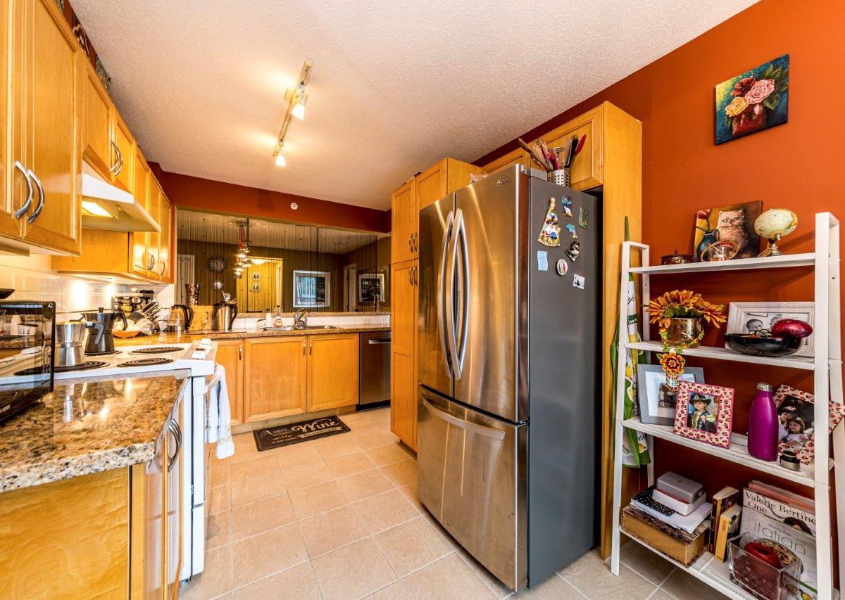 #301 - 4388 Buchanan St., Burnaby, BC, V5C 6R8