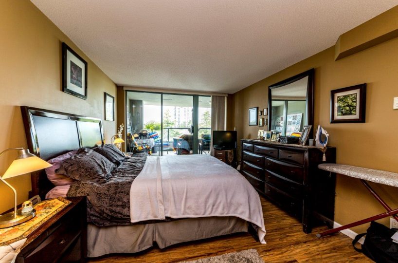 #301 - 4388 Buchanan St., Burnaby, BC, V5C 6R8