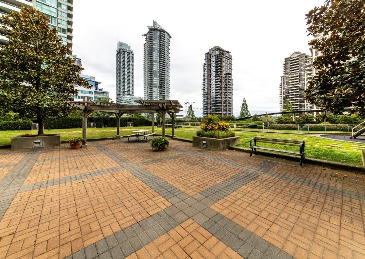 #301 - 4388 Buchanan St., Burnaby, BC, V5C 6R8