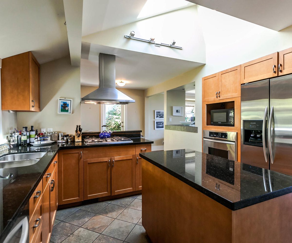 2631 Marine Drive, West Vancouver BC V7V 1L5